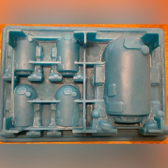 R2D2 silicone ice cube tray - Picture 2 of 2